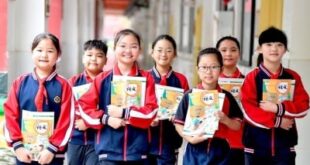 الصين.. حظر الهواتف وتقليل الواجبات المنزلية لحماية نفسية الطلاب