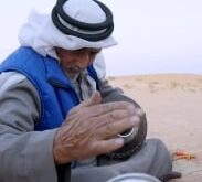 «الوطن» تُوثّق تجربة المنسف والقهوة العربية في بادية الأردن