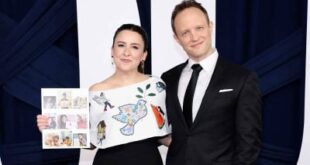 رسومات أطفال غزة تزين فستان «مس رايتشل» في حفل تتويجها بـ«امرأة العام»