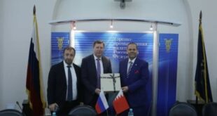 سفير البحرين لدى روسيا يشارك في اجتماع مجلس الأعمال البحريني الروسي