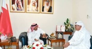 محافظ المحرق يستقبل الدكتور فيصل الملا ويثمن مؤلفاته في المجال الرياضي