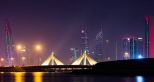 البحرين تزدان بألوان علم الإمارات احتفالاً بذكرى عيد الاتحاد الـ54