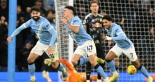 مانشستر سيتي يشعل سباق الدوري.. فوز صعب على ليدز