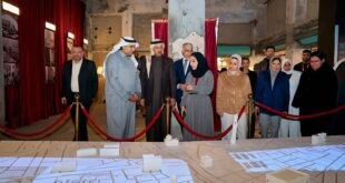 عدد من الوزراء يقومون بجولة في «هوى المنامة»