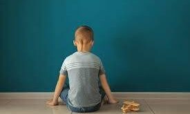 دراسة: التوحد ربما يكون شائعًا بنفس القدر بين الذكور والإناث