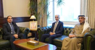 وزير الأشغال يبحث التعاون البحثي والتدريبي مع جامعة ستراثكليد البحرين